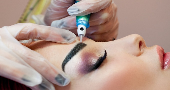 ماندگاری هاشور ابرو چقدر است؟