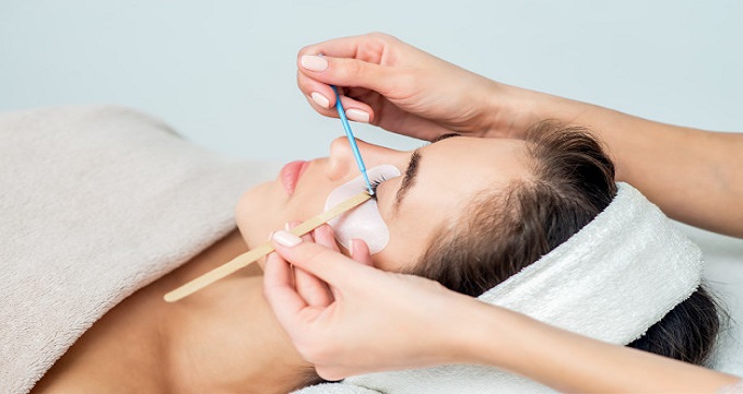 عوارض و خطرات کاشت مژه موقت