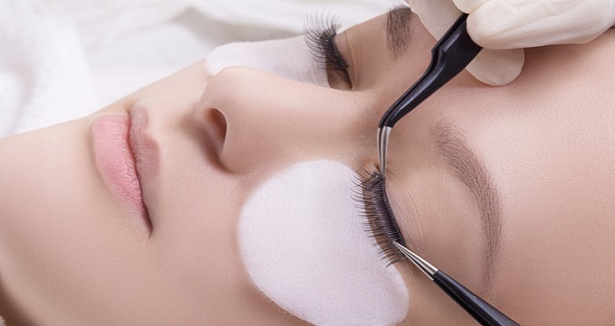 مراقبت بعد از کاشت مژه